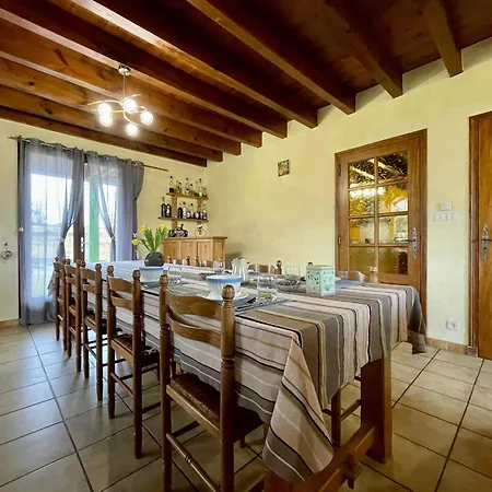 Lilas A - Animaux Admis, Table D'hotes, Terrains Spacieux Bed & Breakfast 3*